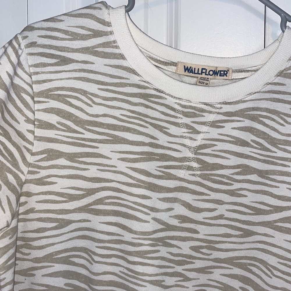 Pullover - Picture 2 of 3